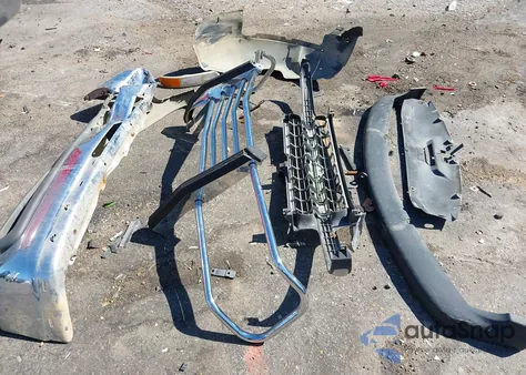 2000 Chevrolet Silverado 1500 Ls z USA, uszkodzony, nr VIN 2GCEC19T2Y1289205